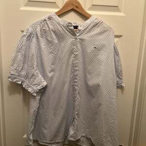 Tommy Hilfiger Women's Plus Size Cotton flower dot Camp Shirt